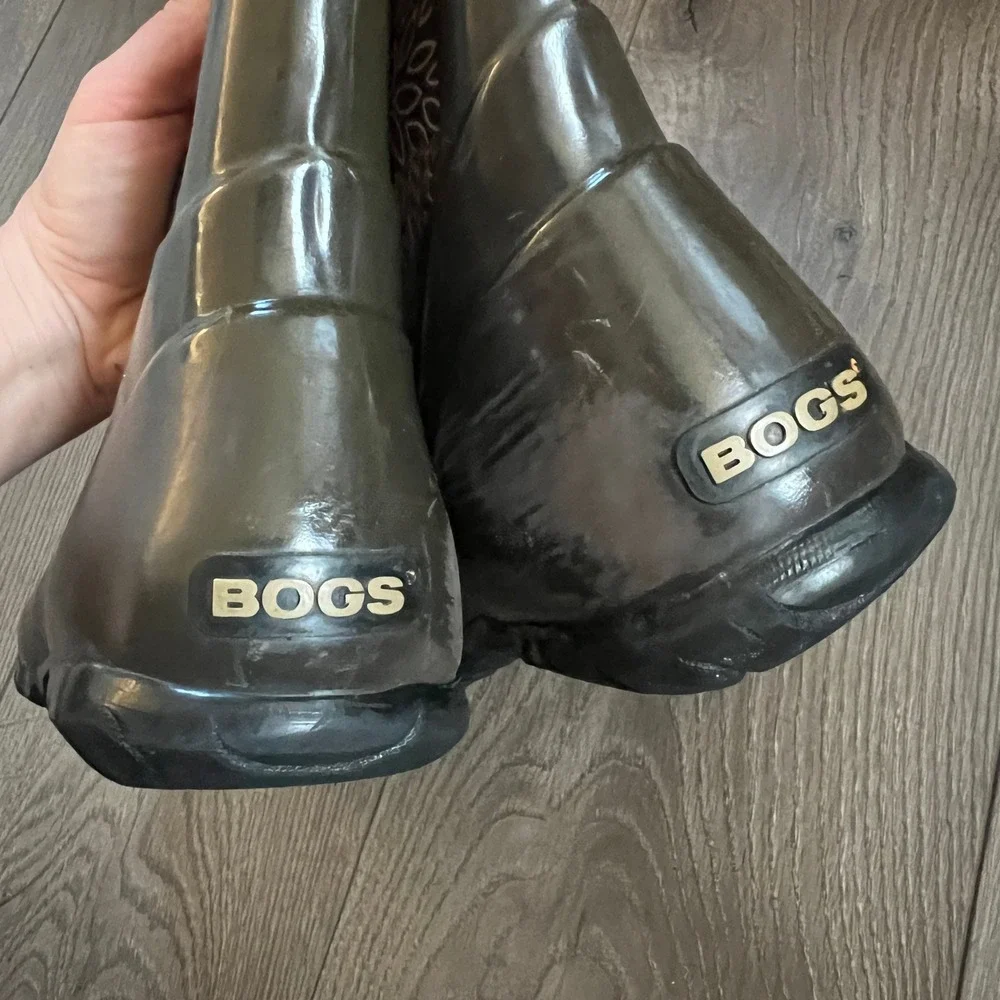 Bogs Women's North‎ Hampton Floral Chocolate Rain Boots Womens US 6